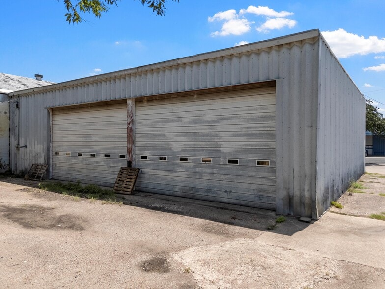 1005 Franklin Ave, Waco, TX for lease - Building Photo - Image 2 of 5