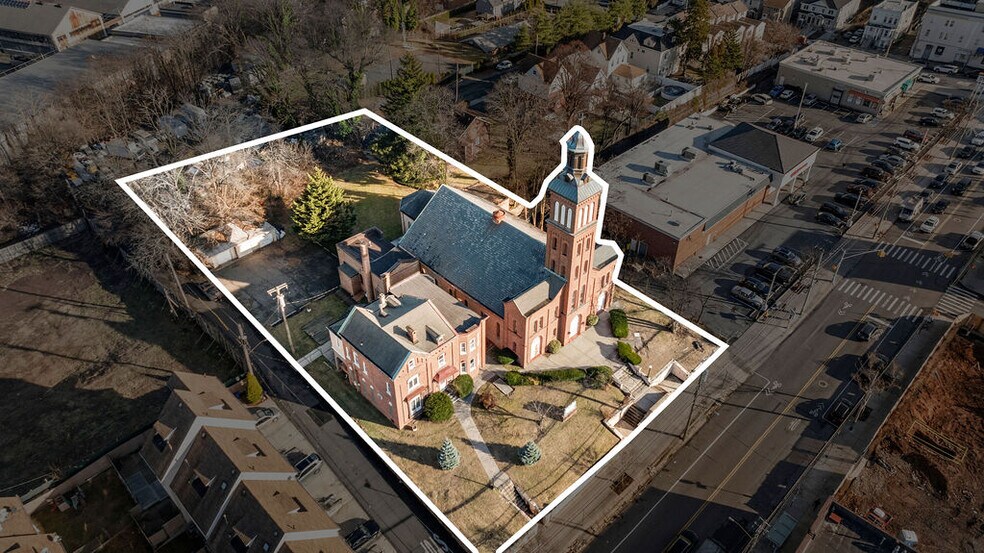 in Staten Island, NY for sale - Building Photo - Image 1 of 1