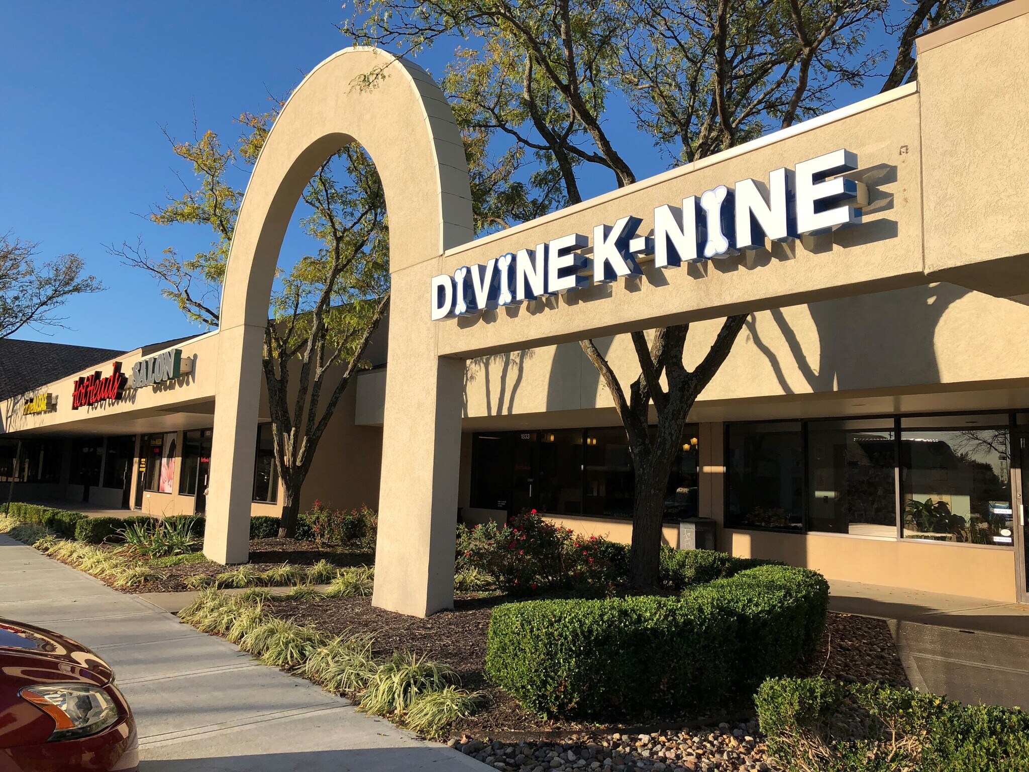 18111861 S Ridgeview Rd, Olathe, KS 66062 Village Centre Shopping Center