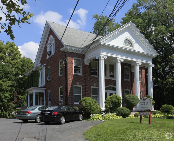 528 Oak St, Syracuse, NY for sale - Primary Photo - Image 1 of 1