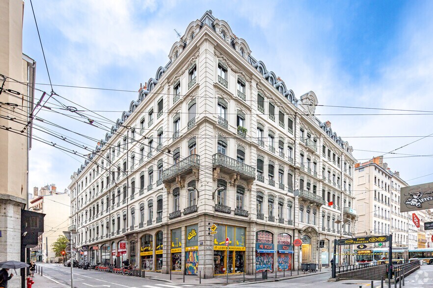 Multifamily in Lyon for sale - Primary Photo - Image 1 of 2