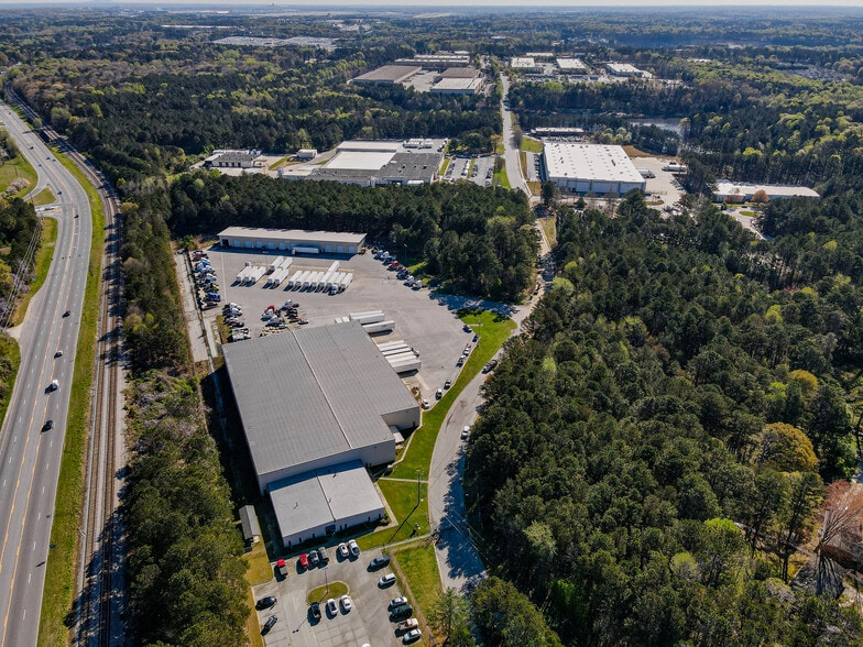 5230 Naturally Fresh Blvd, Atlanta, GA for sale - Primary Photo - Image 1 of 1