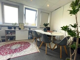 More details for Avenue De L'Amiral Lemonnier, Marly-le-Roi - Office for Lease