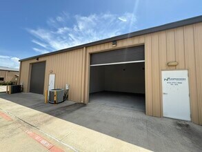 15349 Summit Park Dr, Montgomery, TX for lease Building Photo- Image 2 of 12