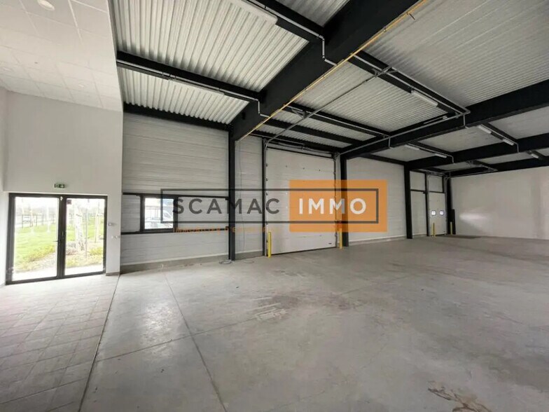 Flex in Bailly-Romainvilliers for sale - Building Photo - Image 1 of 4