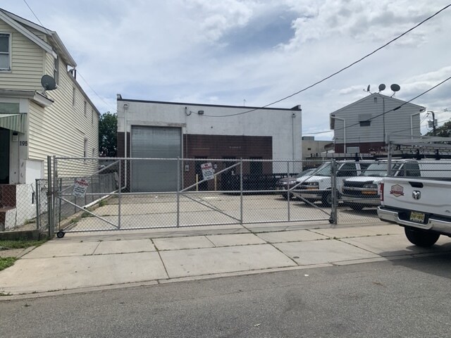 197-199 Kansas St, Hackensack, NJ for sale - Building Photo - Image 1 of 1