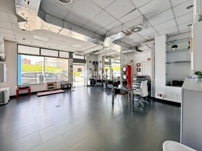 Retail in Madrid, Madrid for lease Interior Photo- Image 2 of 7