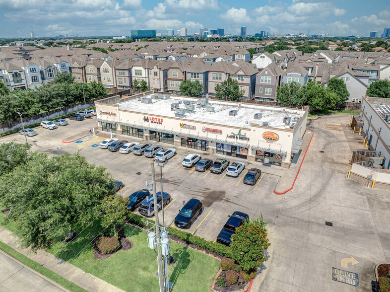 2825 S Kirkwood Rd, Houston, TX for lease - Building Photo - Image 1 of 9