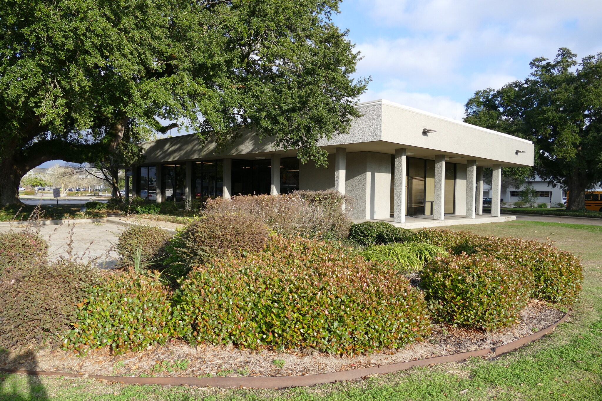 1911 W Pinhook Rd, Lafayette, LA for sale Primary Photo- Image 1 of 1