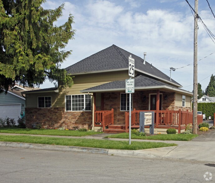 130 W Clarendon St, Gladstone, OR for sale - Primary Photo - Image 1 of 1