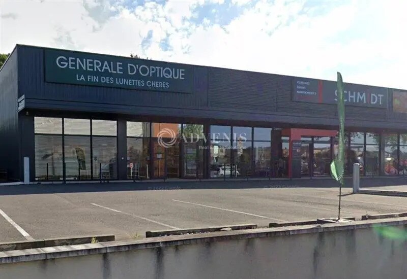 Retail in Châteaubernard for lease - Building Photo - Image 1 of 3