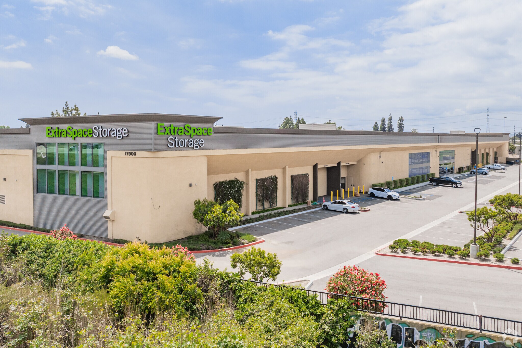 17900-17918 Crusader Ave, Cerritos, CA for sale Primary Photo- Image 1 of 1