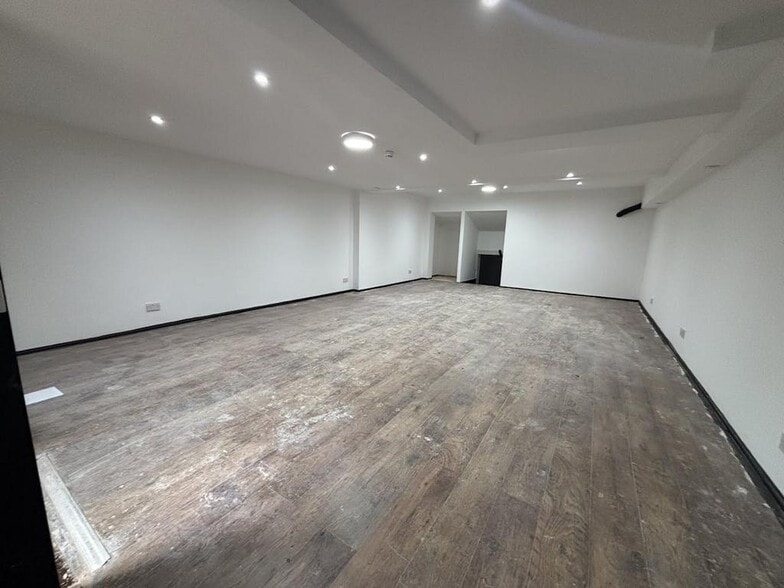 36 Piccadilly, Stoke On Trent for lease - Building Photo - Image 3 of 9