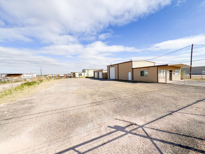 1304A Dayton Rd, Midland, TX for lease - Building Photo - Image 3 of 32