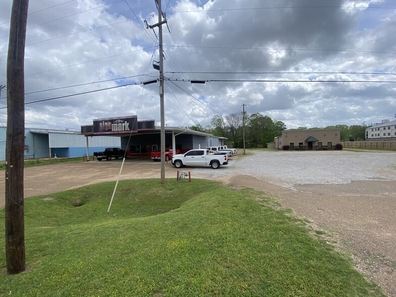 224-228 Pearson Rd - Income Producing portfolio of 2 properties for sale on LoopNet.com - Building Photo - Image 2 of 15