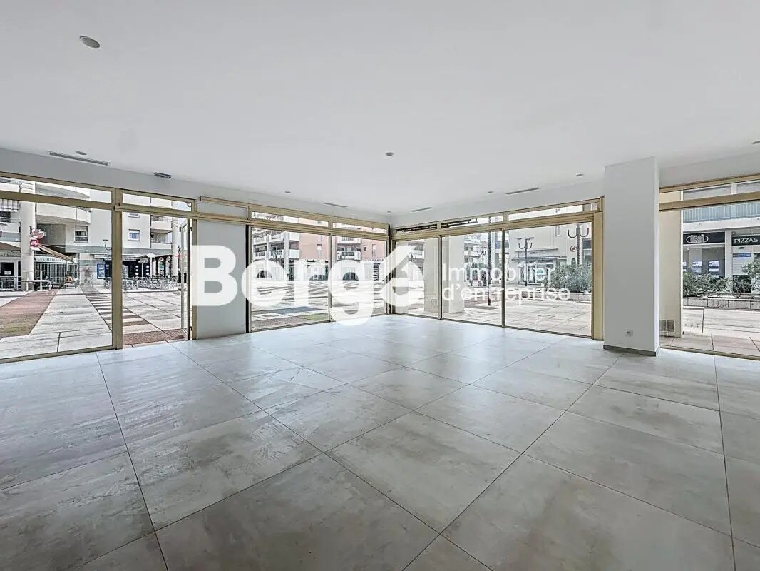 Retail in Antibes for lease Interior Photo- Image 1 of 5