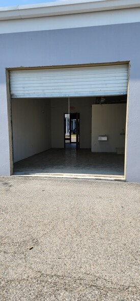 3035-3099 PS Business Center Dr, Woodbridge, VA for lease - Building Photo - Image 3 of 13