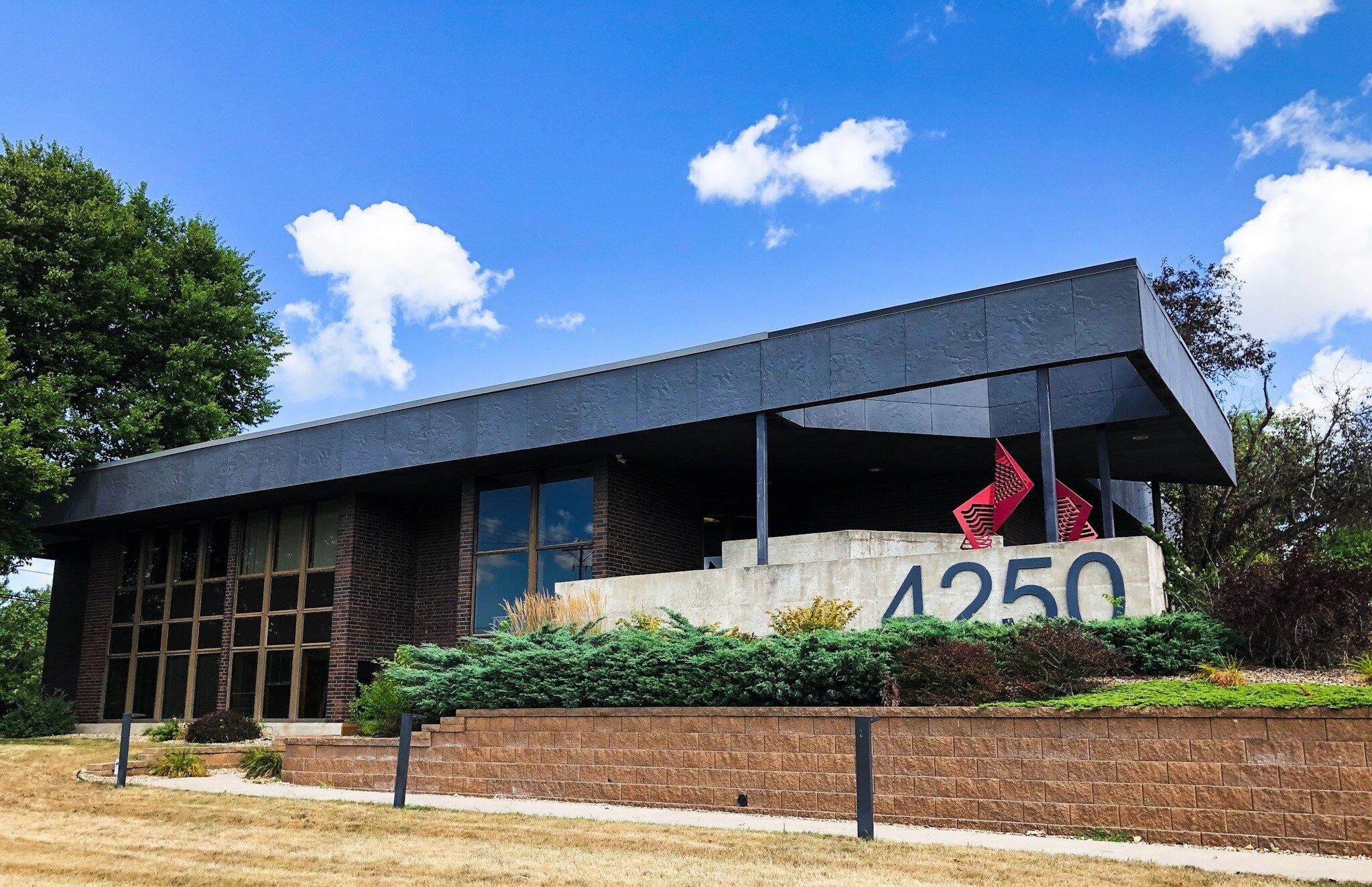 4250 NE Glass Rd, Cedar Rapids, IA for sale Building Photo- Image 1 of 1