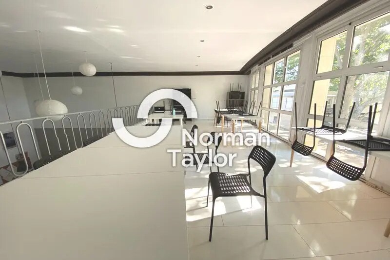 Office in Montpellier for lease - Building Photo - Image 3 of 7