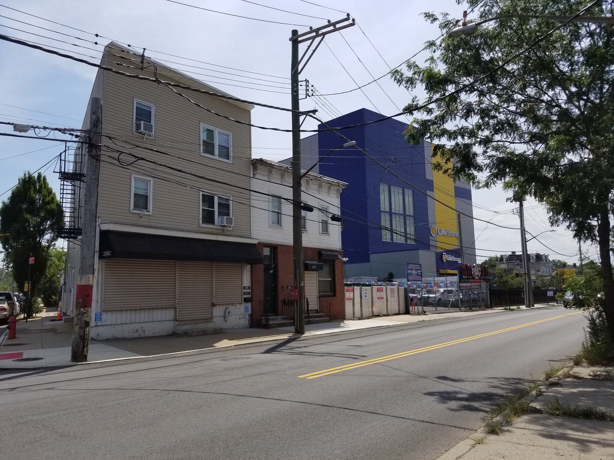 Retail in Staten Island, NY for sale Primary Photo- Image 1 of 1