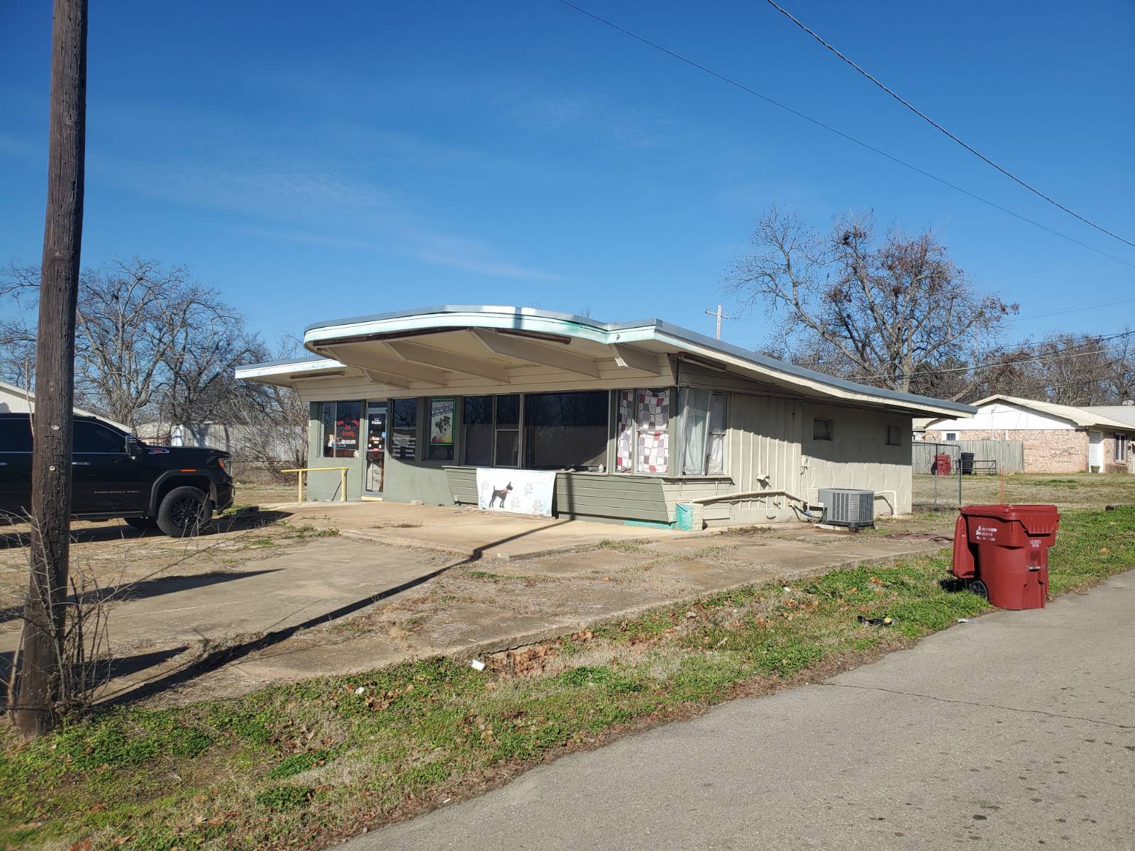 1002 W Jackson St, Hugo, OK for sale Building Photo- Image 1 of 1