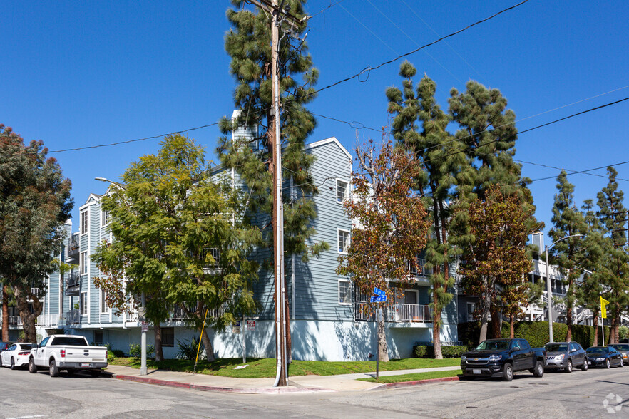 3787 E 11th St, Long Beach, CA for sale - Building Photo - Image 2 of 17