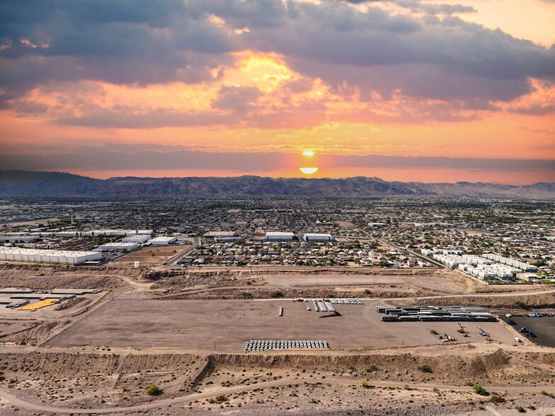 2005 E Elwood St, Phoenix, AZ for lease - Building Photo - Image 2 of 10