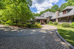 Meadow Brook Farm Estate - Motel