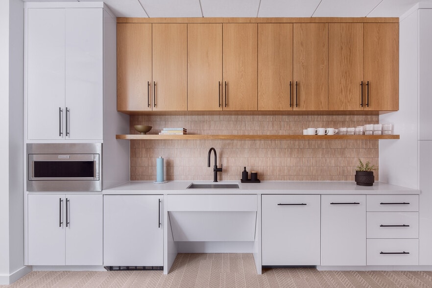 2116 Bissonnet, Houston, TX for lease - Interior Photo - Image 3 of 18