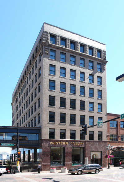 202 W Superior St, Duluth, MN for lease - Building Photo - Image 1 of 1