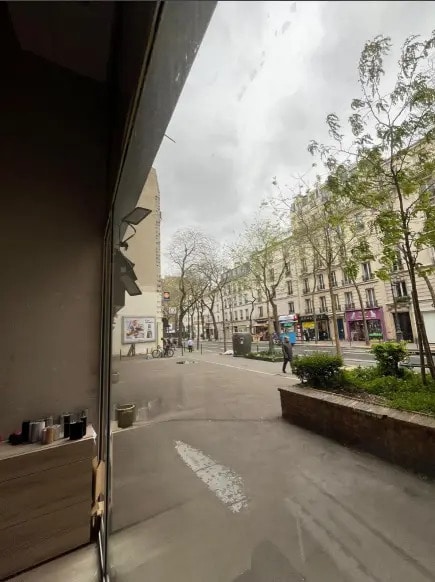Retail in Paris for lease - Building Photo - Image 2 of 3