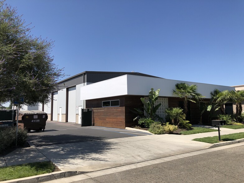 7037 W Pershing Ct, Visalia, CA for lease - Primary Photo - Image 1 of 3