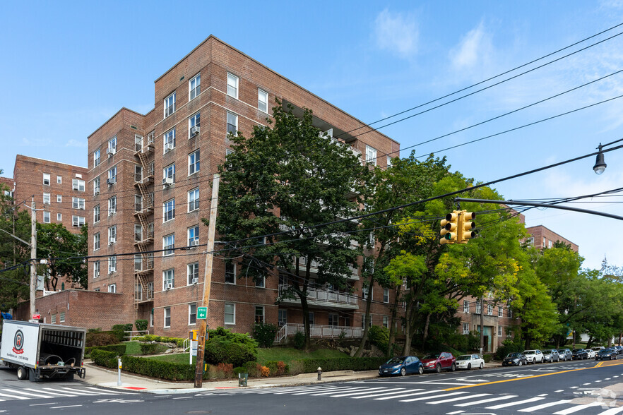 5601 Riverdale Ave, Bronx, NY for sale - Building Photo - Image 1 of 13