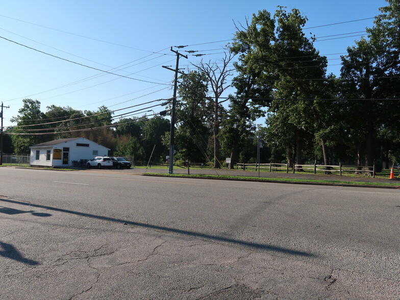 833-837 Azalea Ave, Richmond, VA for sale - Building Photo - Image 1 of 9
