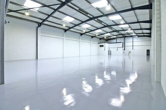 1-4 Cartwright Rd, Stevenage for lease Interior Photo- Image 1 of 2