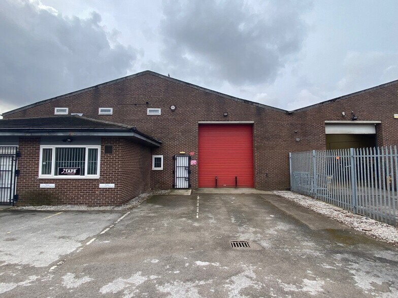 Unit 15 Gregory Way, Stockport for lease - Building Photo - Image 3 of 6