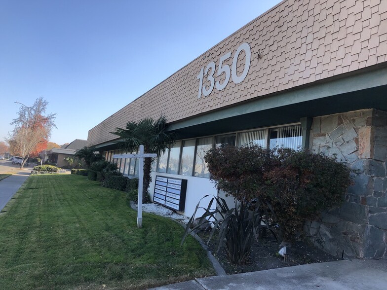 1350 W Robinhood Dr, Stockton, CA for lease - Building Photo - Image 2 of 13