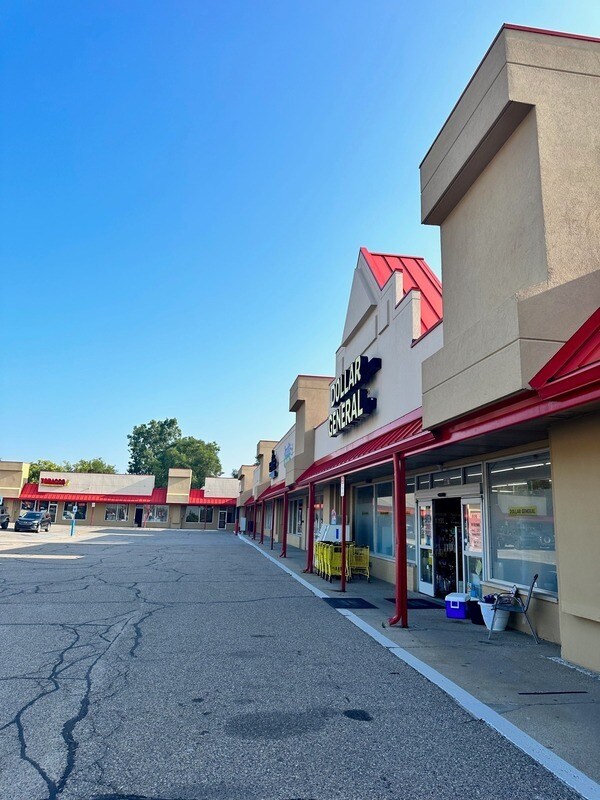 66090-66082 Van Dyke Rd, Washington, MI 48095 - Romeo Village Shopping ...
