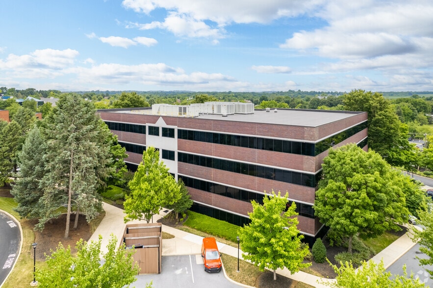 1853 William Penn Way, Lancaster, PA for lease - Building Photo - Image 2 of 5