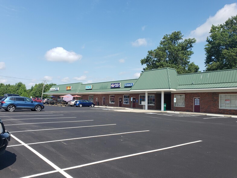 10350-10374 Leadbetter Rd, Ashland, VA 23005 - Atlee Corner Shopping ...