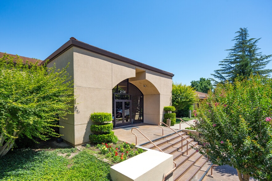 2130 Professional Dr, Roseville, CA for lease - Building Photo - Image 1 of 5