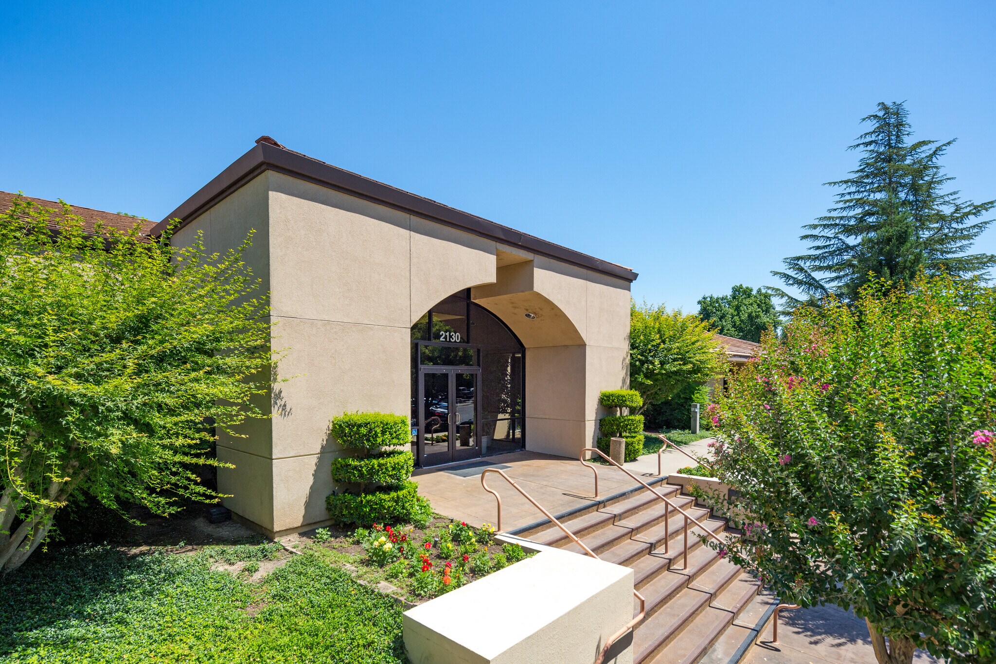2130 Professional Dr, Roseville, CA for lease Building Photo- Image 1 of 6