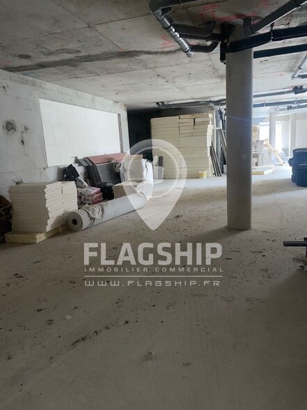 Retail in Cachan for lease - Building Photo - Image 2 of 5