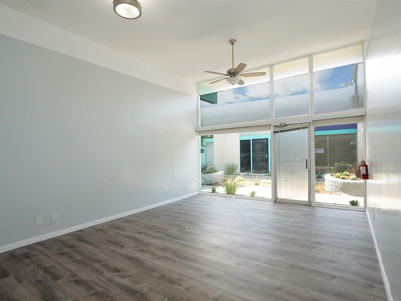 529 W 9th St, San Pedro, CA for lease - Interior Photo - Image 3 of 11