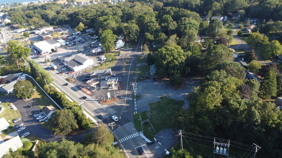 192 E Main St, Clinton, CT for sale - Building Photo - Image 2 of 4