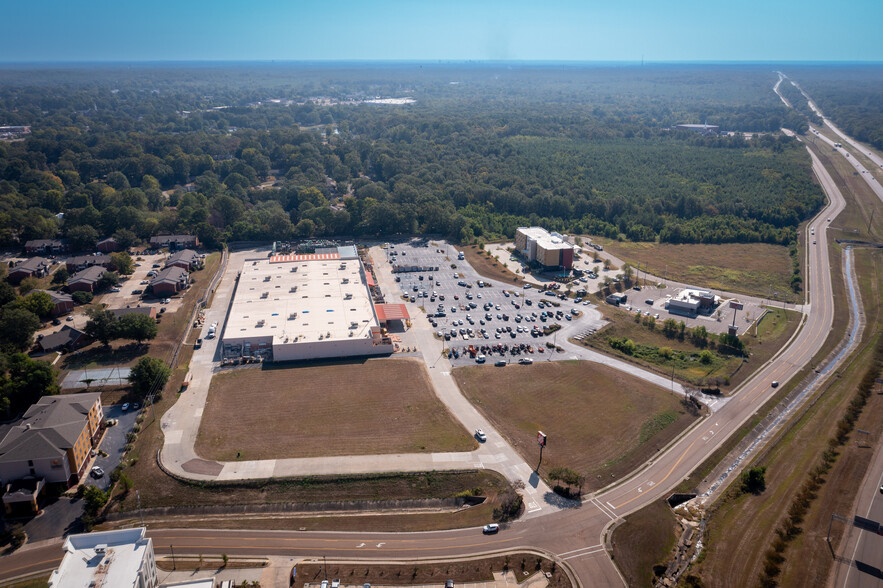 5000 Hampstead Blvd, Clinton, MS for sale - Primary Photo - Image 2 of 4