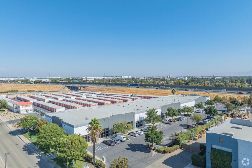 280 E Larch Rd, Tracy, CA for lease - Aerial - Image 3 of 14