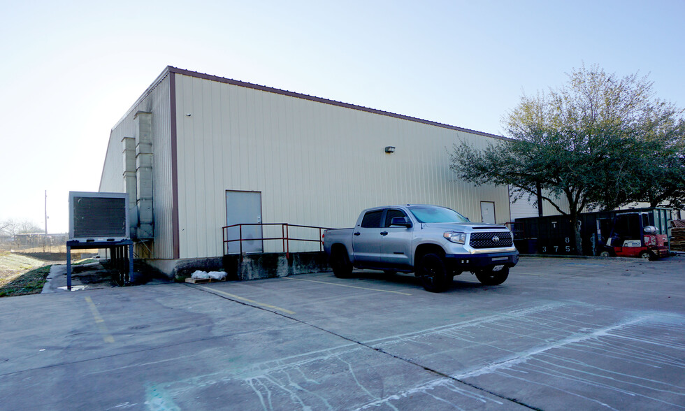 1610 Dungan Ln, Austin, TX for lease - Building Photo - Image 3 of 4