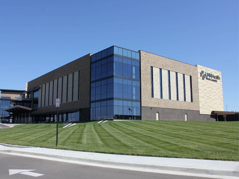 6265 Rock Chalk Dr, Lawrence, KS for lease - Building Photo - Image 2 of 6