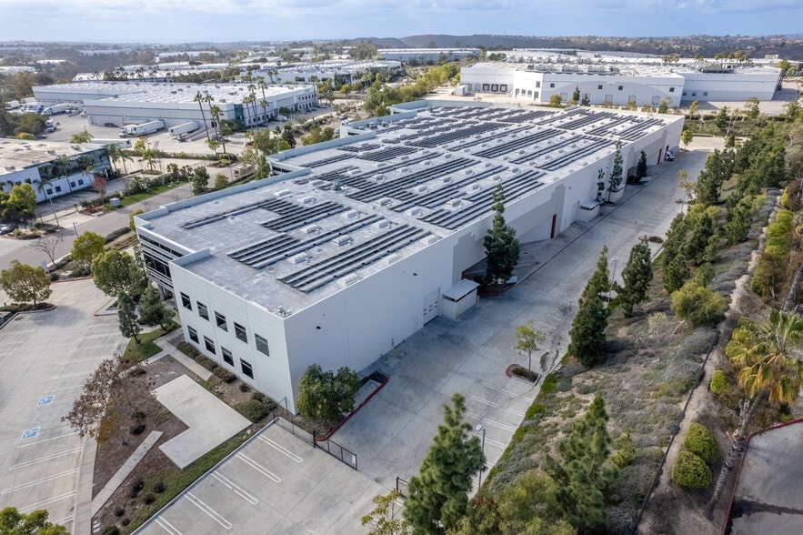 2633 Progress St, Vista, CA for lease - Building Photo - Image 2 of 12